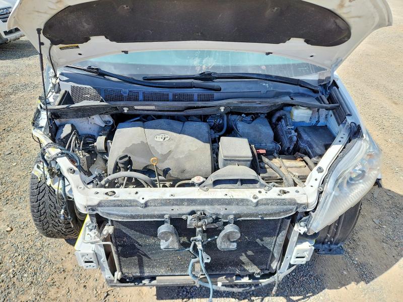 57877726 :رقم المزاد ، 5TDKZ3DC3JS949075 vin ، 2018 Toyota Sienna مزاد بيع