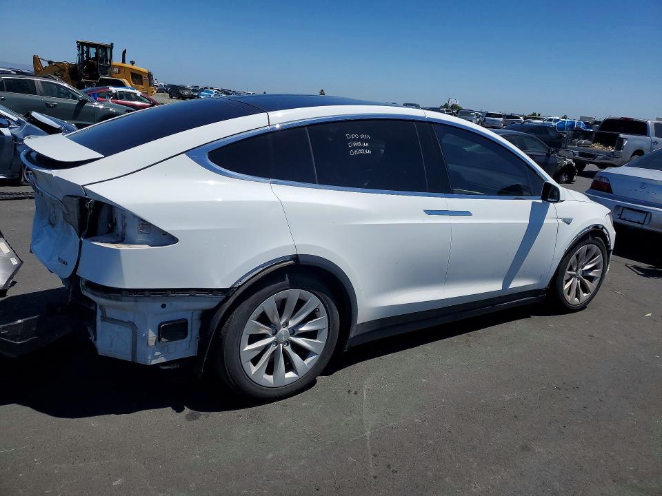 2016 Tesla Model X მანქანა იყიდება აუქციონზე, vin: 5YJXCAE23GF003279, აუქციონის ნომერი: 55218596