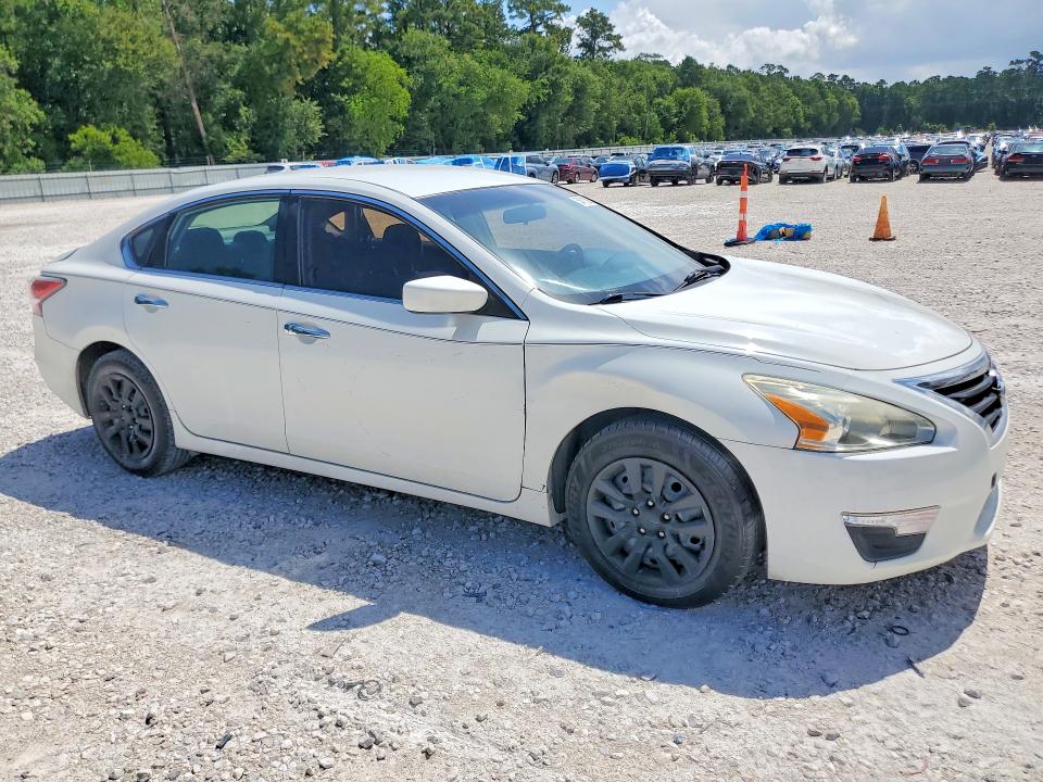 2015 Nissan Altima მანქანა იყიდება აუქციონზე, vin: 1N4AL3AP3FN890634, აუქციონის ნომერი: 54512986