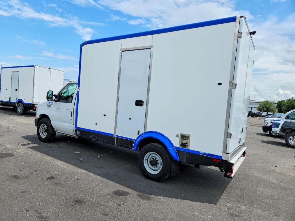 55573596 :رقم المزاد ، 1FDWE3FK3PDD14715 vin ، 2023 Ford E350 مزاد بيع