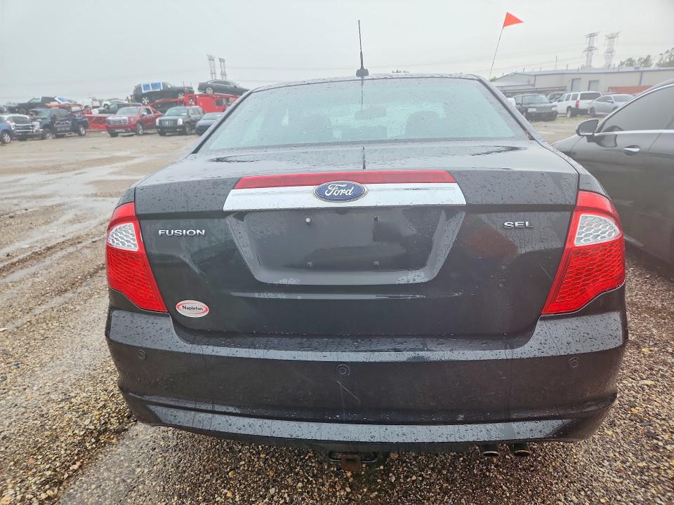 56130426 :رقم المزاد ، 3FAHP0JA7AR365580 vin ، 2010 Ford Fusion مزاد بيع