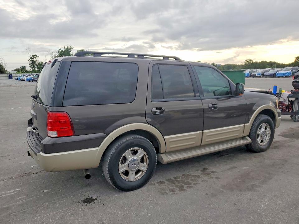 2005 Ford Expedition მანქანა იყიდება აუქციონზე, vin: 1FMFU17585LA97617, აუქციონის ნომერი: 56585756