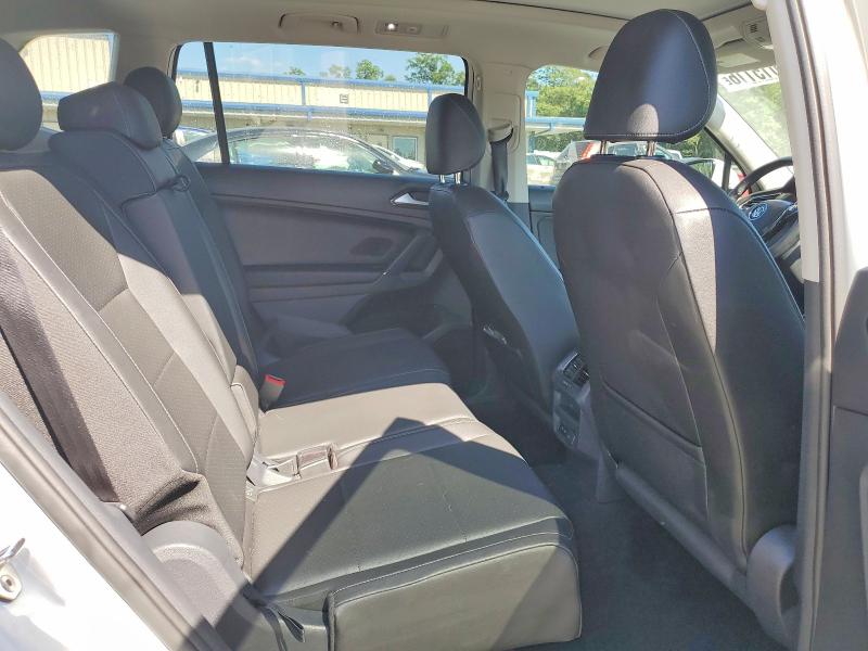 58015116 :رقم المزاد ، 3VV3B7AX2JM023209 vin ، 2018 Volkswagen Tiguan مزاد بيع