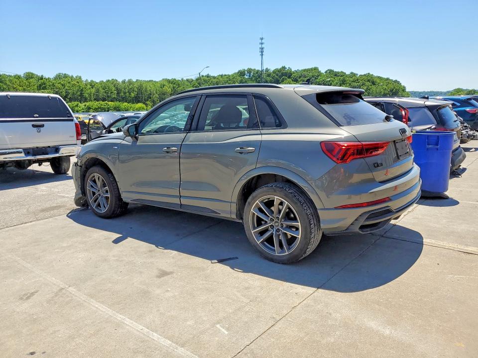 55675566 :رقم المزاد ، WA1DECF30M1142560 vin ، 2021 Audi Q3 مزاد بيع