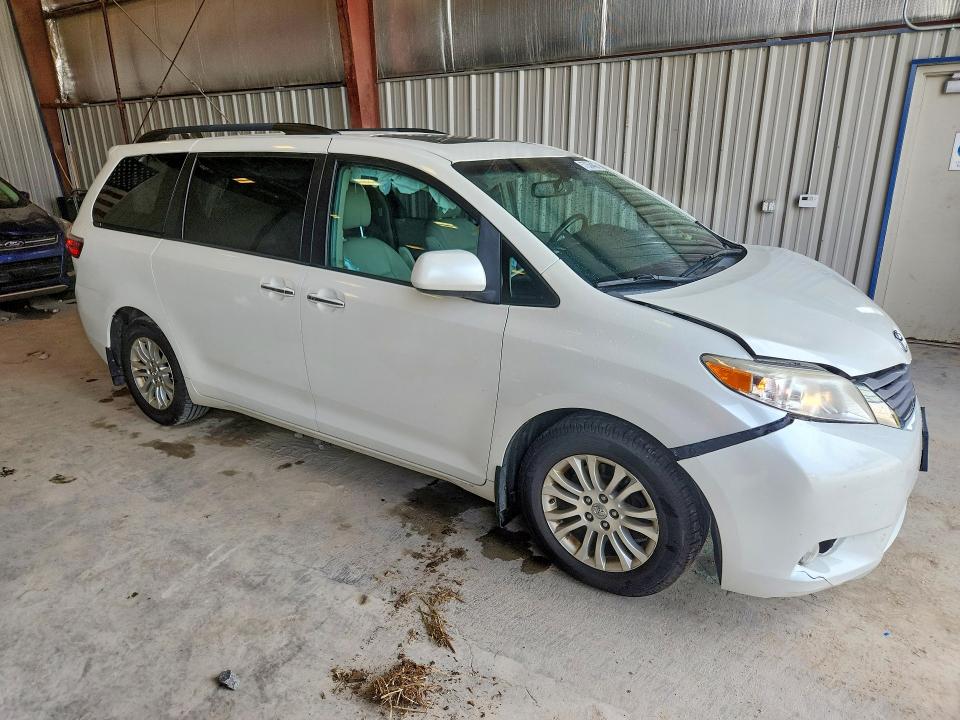 57058406 :رقم المزاد ، 5TDYZ3DC3HS874088 vin ، 2017 Toyota Sienna مزاد بيع