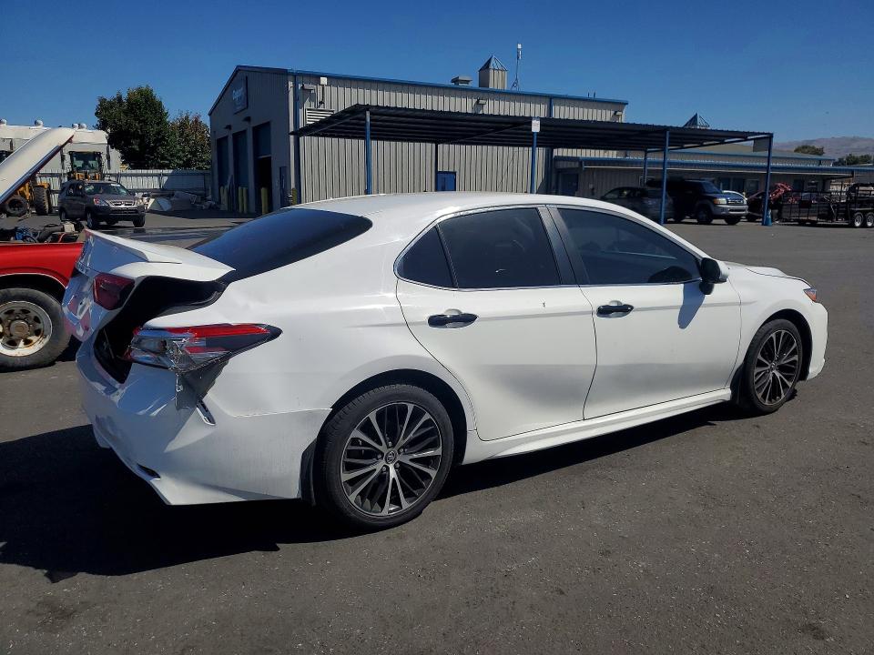 Продаж на аукціоні авто 2018 Toyota Camry, vin: 4T1B11HK9JU585166, номер лоту: 55766936