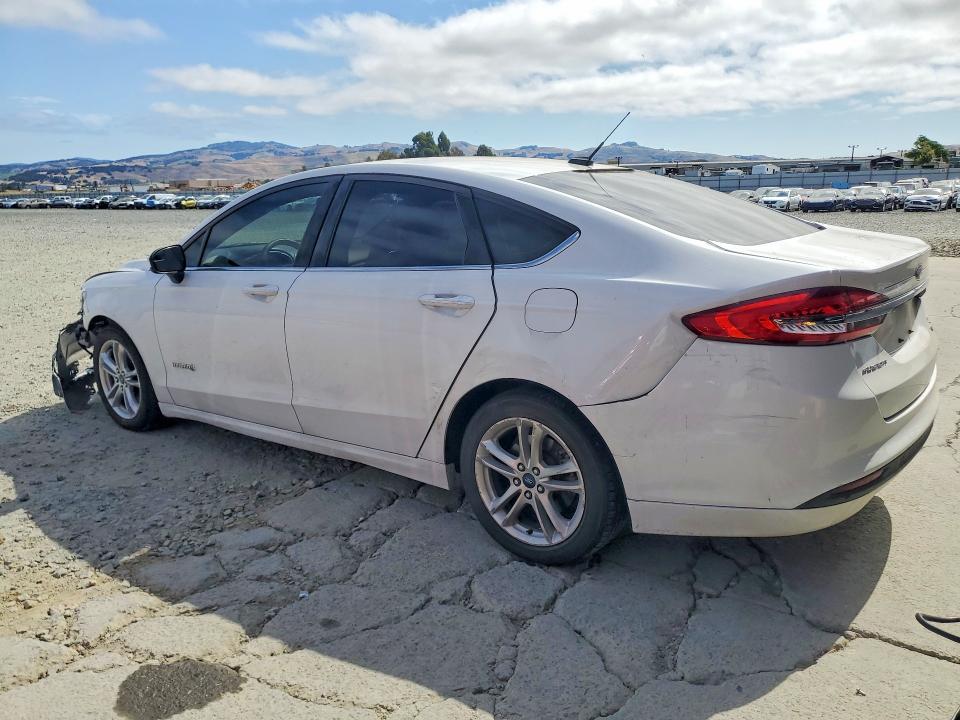58080936 :رقم المزاد ، 3FA6P0LU8JR133343 vin ، 2018 Ford Fusion مزاد بيع