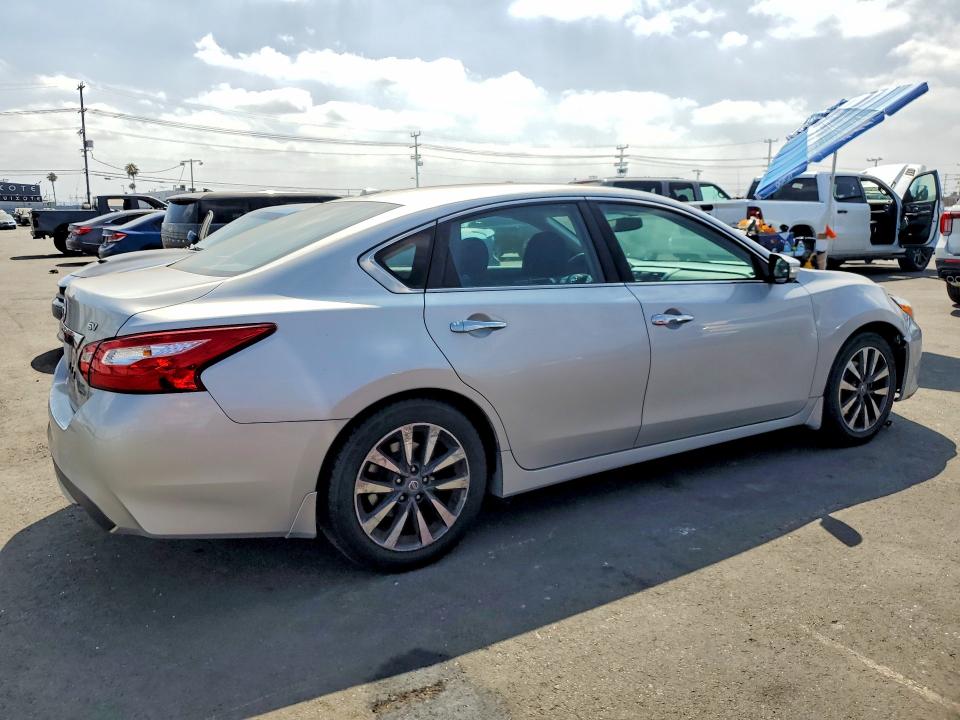 Продажа на аукционе авто 2017 Nissan Altima, vin: 1N4AL3AP0HC171355, номер лота: 58260646