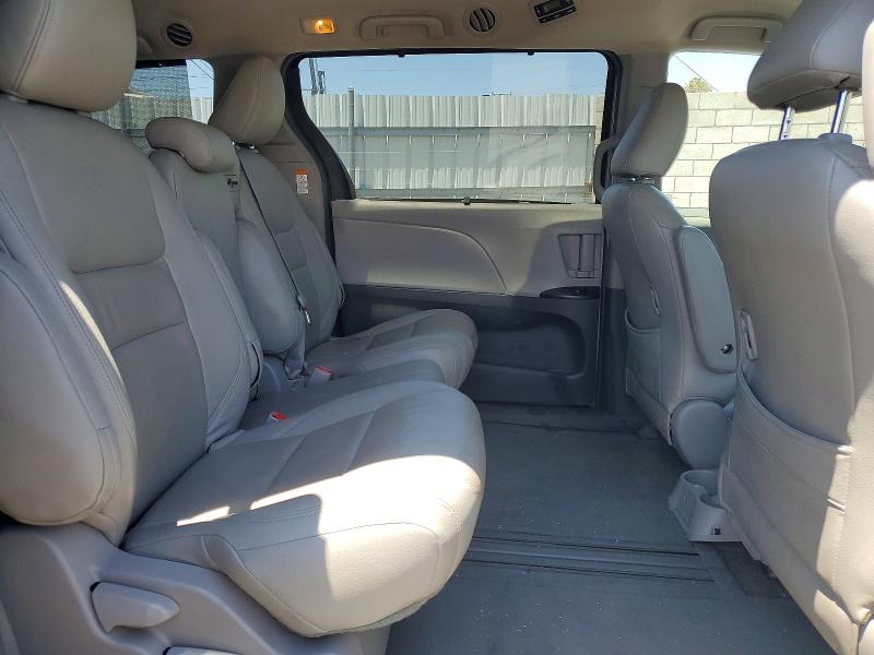 57507696 :رقم المزاد ، 5TDKK3DC9FS552336 vin ، 2015 Toyota Sienna مزاد بيع
