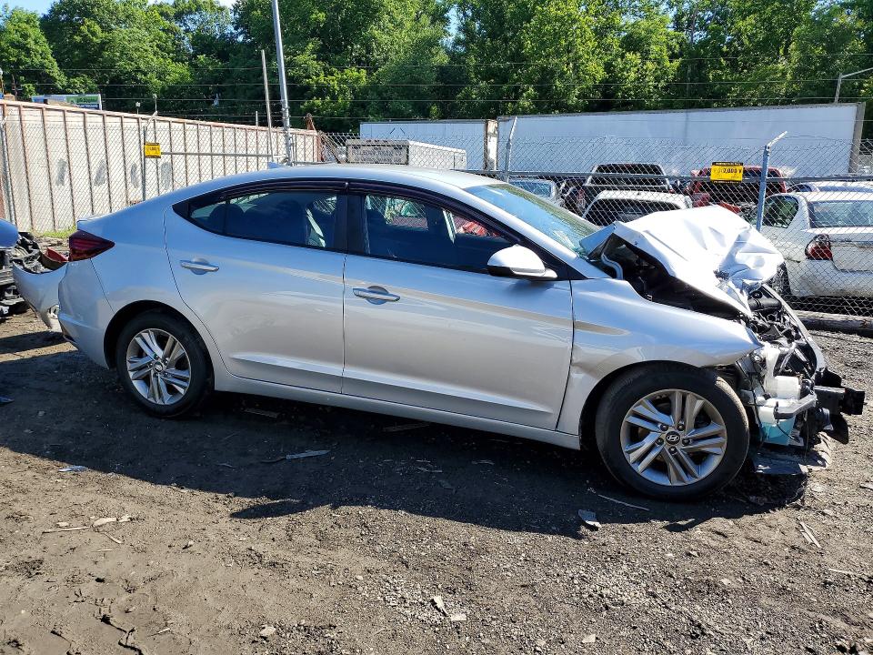 57139656 :رقم المزاد ، 5NPD84LF4KH449169 vin ، 2019 Hyundai Elantra مزاد بيع
