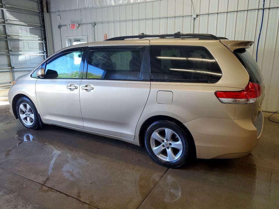 58559516 :رقم المزاد ، 5TDKK3DC7BS008699 vin ، 2011 Toyota Sienna مزاد بيع