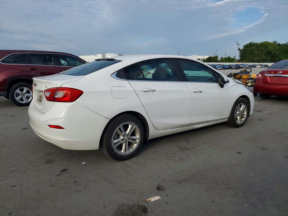 Продажа на аукционе авто 2018 Chevrolet Cruze, vin: 1G1BE5SM6J7177631, номер лота: 58092766