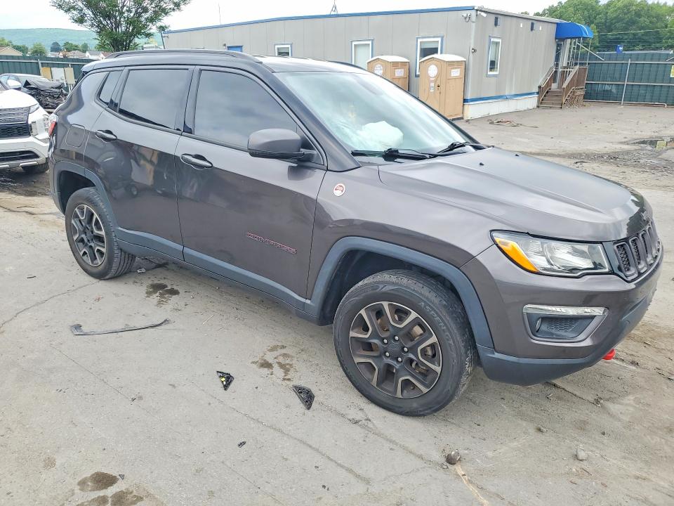 55832306 :رقم المزاد ، 3C4NJDDB2JT115418 vin ، 2018 Jeep Compass مزاد بيع