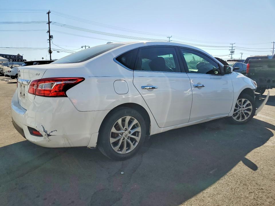 2018 Nissan Sentra მანქანა იყიდება აუქციონზე, vin: 3N1AB7APXJY216998, აუქციონის ნომერი: 57598206