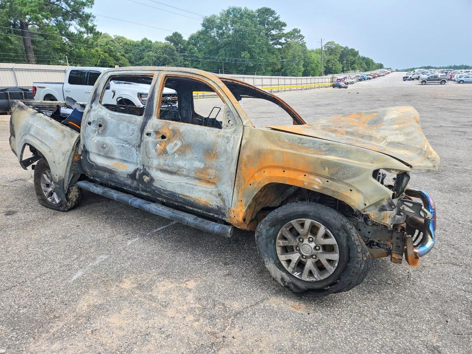 54390116 :رقم المزاد ، 5TFCZ5AN0JX133053 vin ، 2018 Toyota Tacoma مزاد بيع