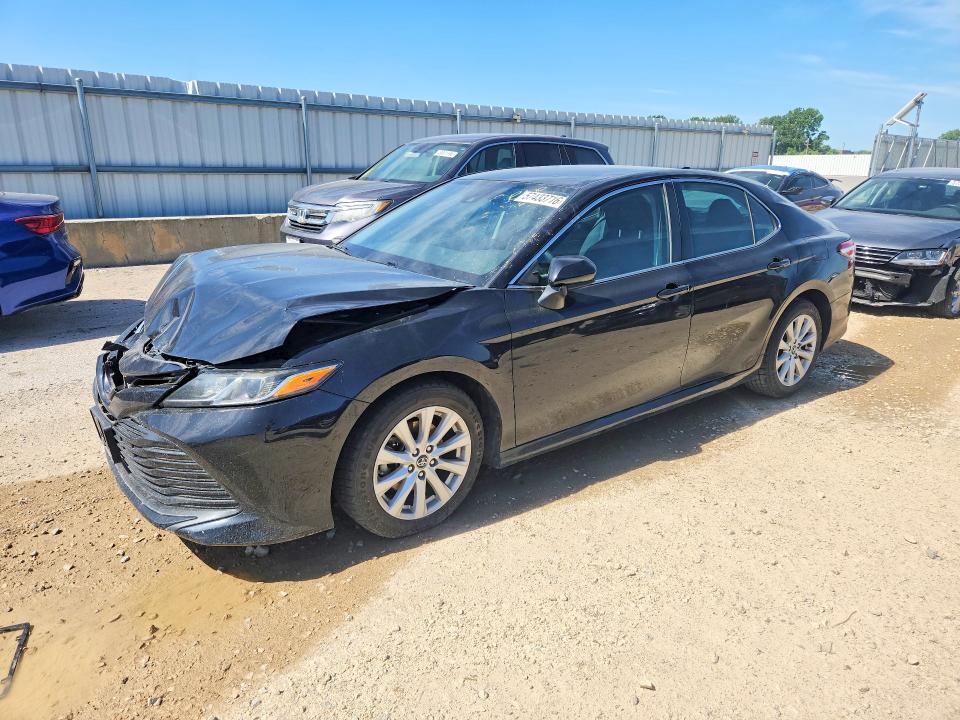 57433716 :رقم المزاد ، 4T1B11HK1KU767039 vin ، 2019 Toyota Camry مزاد بيع