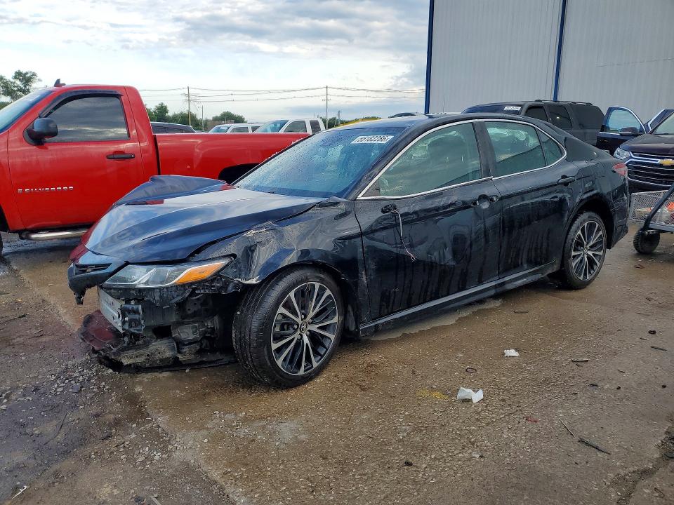 55182286 :رقم المزاد ، 4T1B11HK0KU733951 vin ، 2019 Toyota Camry مزاد بيع