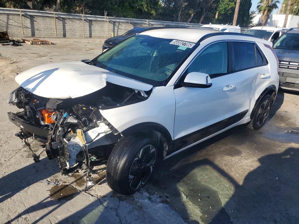 Продажа на аукционе авто 2023 Kia Niro, vin: KNDCR3L18P5045242, номер лота: 56882796