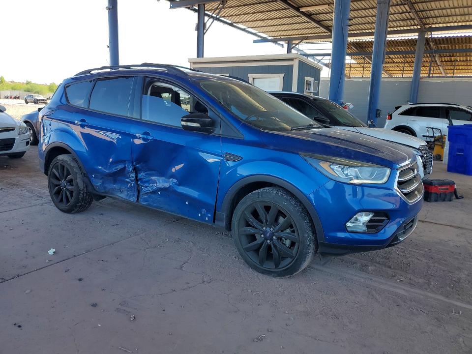 Продажа на аукционе авто 2017 Ford Escape, vin: 1FMCU9J99HUA64475, номер лота: 58323096