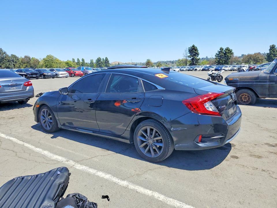 56136576 :رقم المزاد ، 19XFC1F34LE215045 vin ، 2020 Honda Civic مزاد بيع