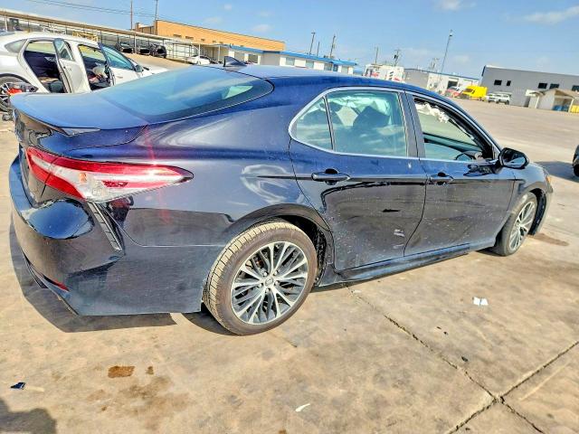 85447985 :رقم المزاد ، 4T1B11HK9KU192978 vin ، 2019 Toyota Camry مزاد بيع