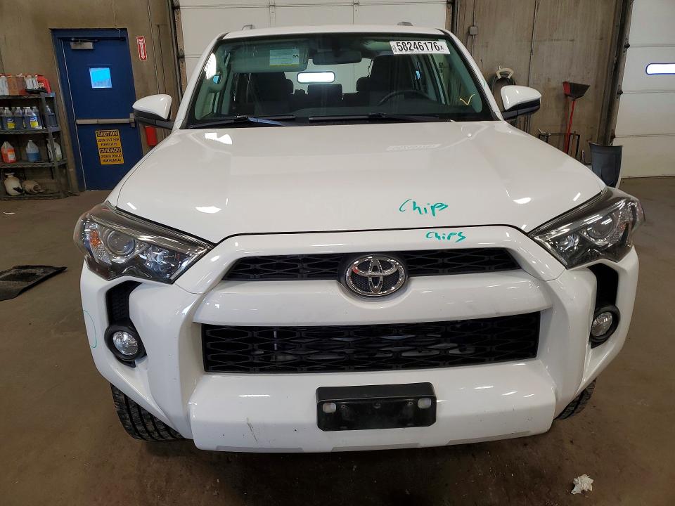 58246176 :رقم المزاد ، JTEBU5JR4J5595121 vin ، 2018 Toyota 4runner مزاد بيع