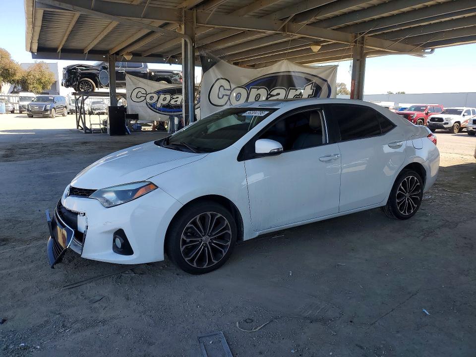 56304736 :رقم المزاد ، 5YFBURHE6EP072917 vin ، 2014 Toyota Corolla مزاد بيع