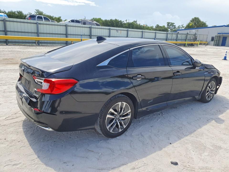 58987126 :رقم المزاد ، 1HGCV3F1XJA012749 vin ، 2018 Honda Accord مزاد بيع