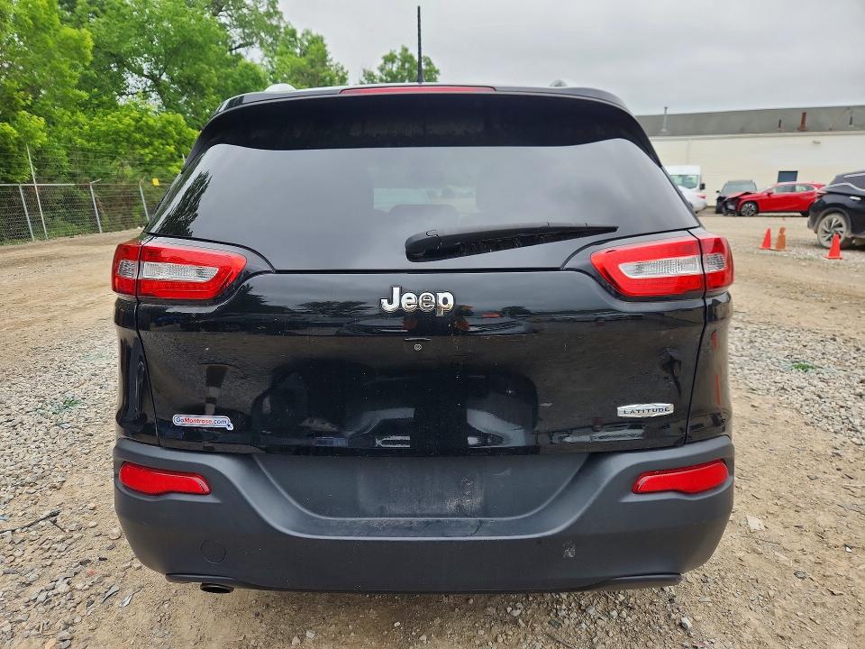 55611076 :رقم المزاد ، 1C4PJLCB9HD221627 vin ، 2017 Jeep Cherokee مزاد بيع