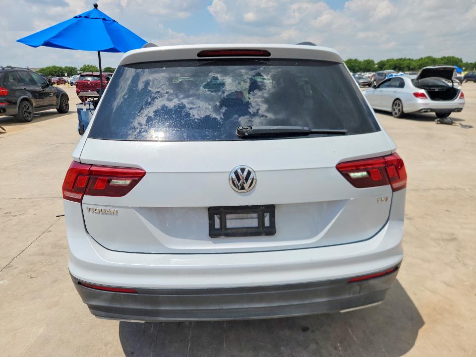 56737936 :رقم المزاد ، 3VV1B7AXXJM068423 vin ، 2018 Volkswagen Tiguan مزاد بيع