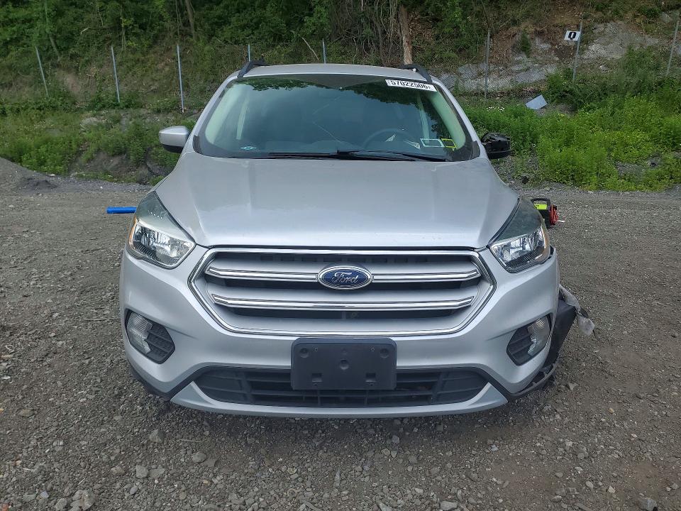 57022506 :رقم المزاد ، 1FMCU9GD6JUD53542 vin ، 2018 Ford Escape مزاد بيع