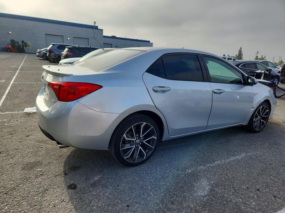 55466296 :رقم المزاد ، 2T1BURHE1JC996790 vin ، 2018 Toyota Corolla مزاد بيع