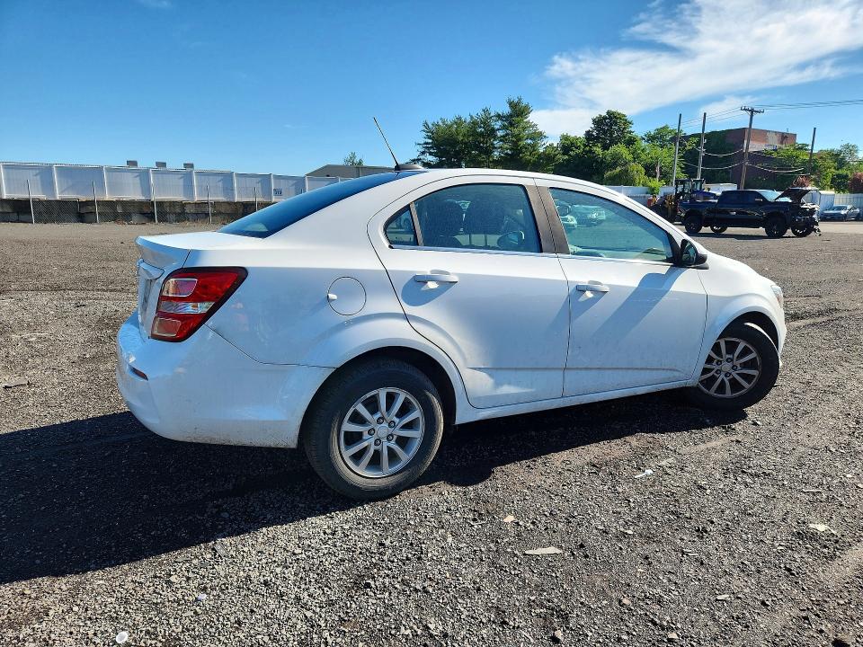 58585416 :رقم المزاد ، 1G1JD5SG8H4123302 vin ، 2017 Chevrolet Sonic مزاد بيع