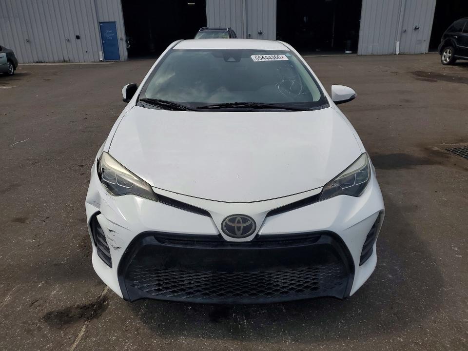 55444366 :رقم المزاد ، 5YFBURHE5JP848173 vin ، 2018 Toyota Corolla مزاد بيع