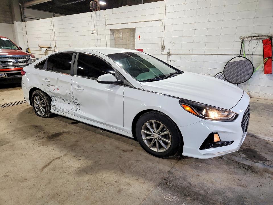 56323326 :رقم المزاد ، 5NPE24AA0JH680646 vin ، 2018 Hyundai Sonata مزاد بيع