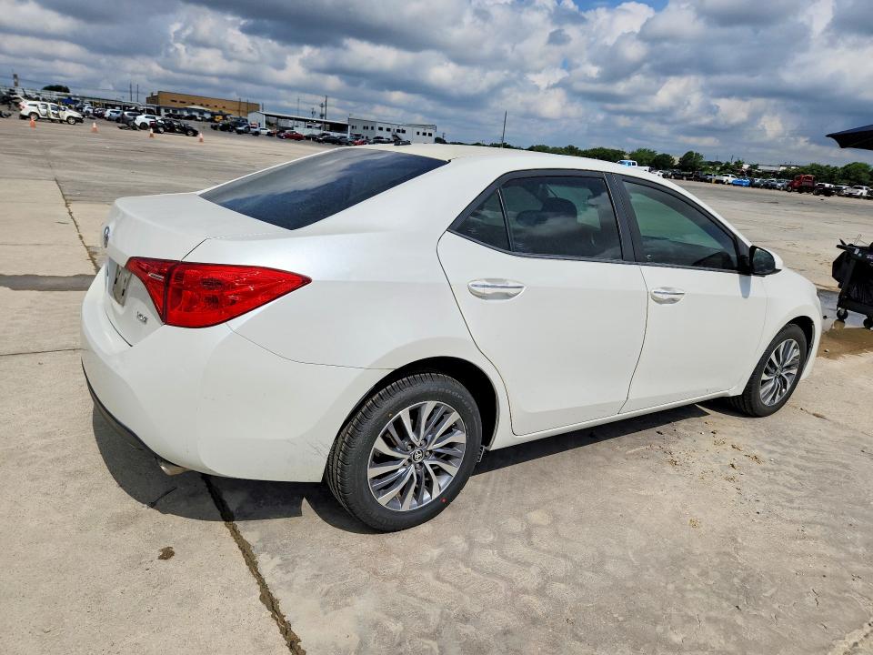 2017 Toyota Corolla მანქანა იყიდება აუქციონზე, vin: 5YFBURHE5HP581577, აუქციონის ნომერი: 55860846