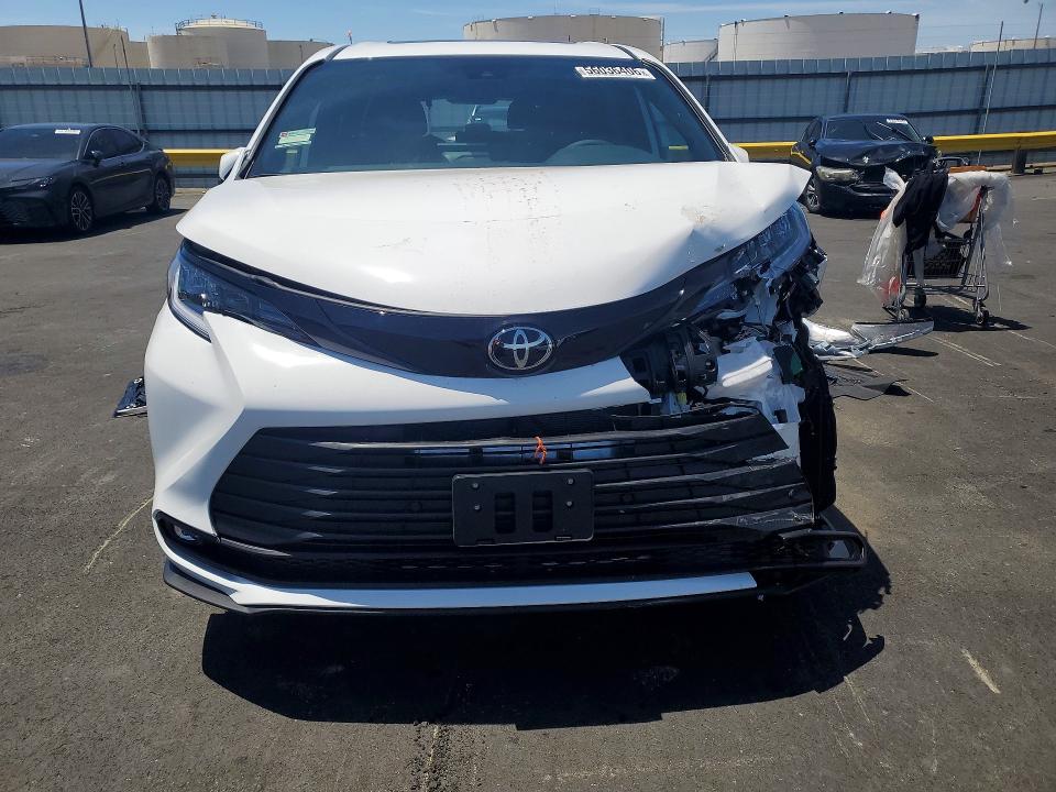 2026 Toyota Sienna მანქანა იყიდება აუქციონზე, vin: 5TDCSKFC2TS259823, აუქციონის ნომერი: 58596426