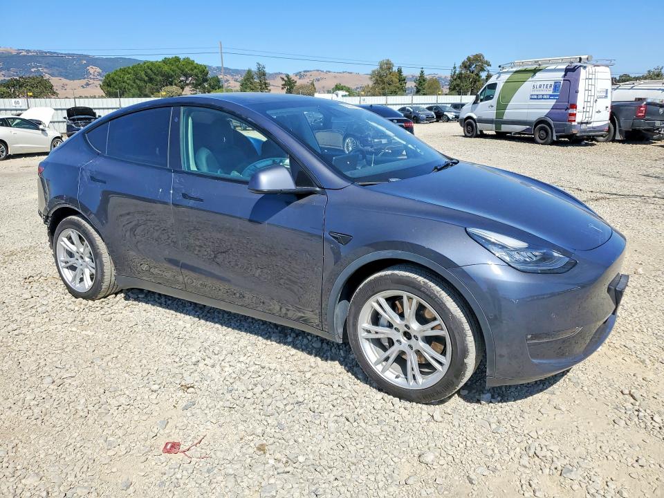 55820746 :رقم المزاد ، 5YJYGDEE8MF203526 vin ، 2021 Tesla Model Y مزاد بيع
