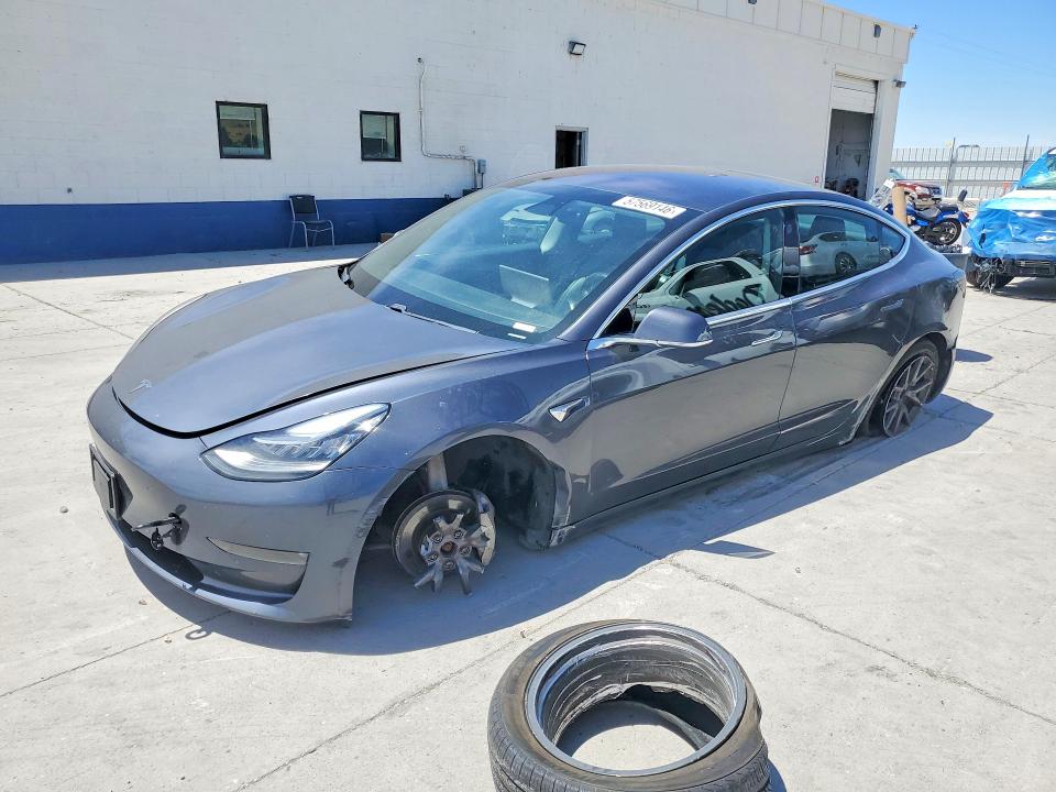 Продажа на аукционе авто 2018 Tesla Model 3, vin: 5YJ3E1EB5JF093180, номер лота: 57569146
