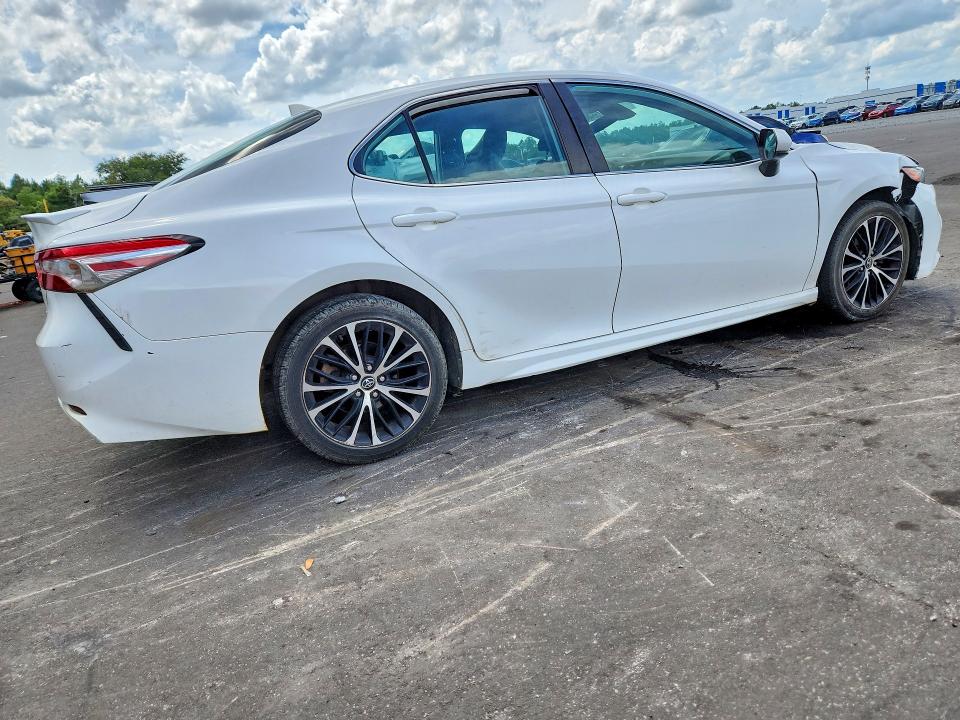 56400236 :رقم المزاد ، 4T1G11AK1LU347122 vin ، 2020 Toyota Camry مزاد بيع
