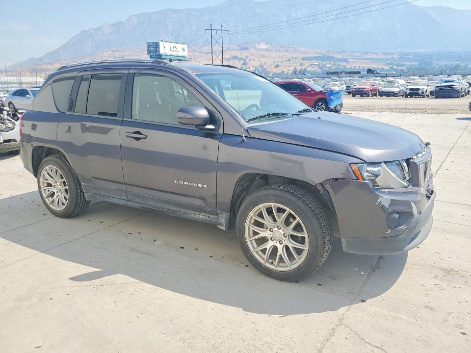 58305656 :رقم المزاد ، 1C4NJDEB2FD427332 vin ، 2015 Jeep Compass مزاد بيع