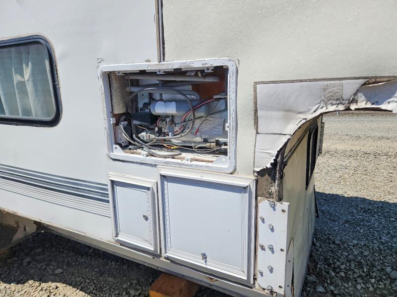 2002 Flee Trailers მანქანა იყიდება აუქციონზე, vin: 1EL6B080922303143, აუქციონის ნომერი: 58320966