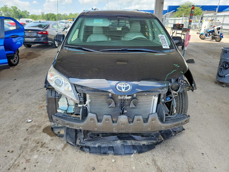 2011 Toyota Sienna მანქანა იყიდება აუქციონზე, vin: 5TDDK3DC6BS008427, აუქციონის ნომერი: 57033876
