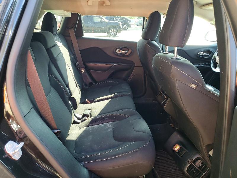 58460686 :رقم المزاد ، 1C4PJLCS6FW632341 vin ، 2015 Jeep Cherokee مزاد بيع
