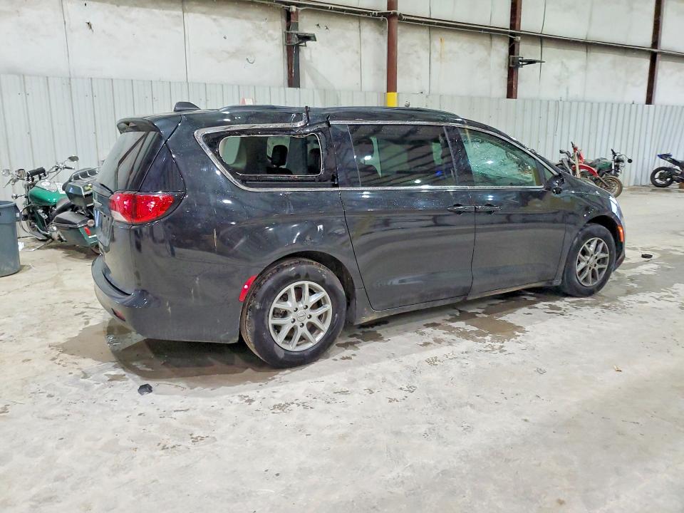 41631886 :رقم المزاد ، 2C4RC1DG4MR516997 vin ، 2021 Chrysler Voyager مزاد بيع
