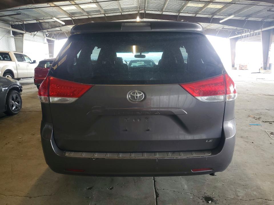 57550336 :رقم المزاد ، 5TDKK3DC5BS050336 vin ، 2011 Toyota Sienna مزاد بيع