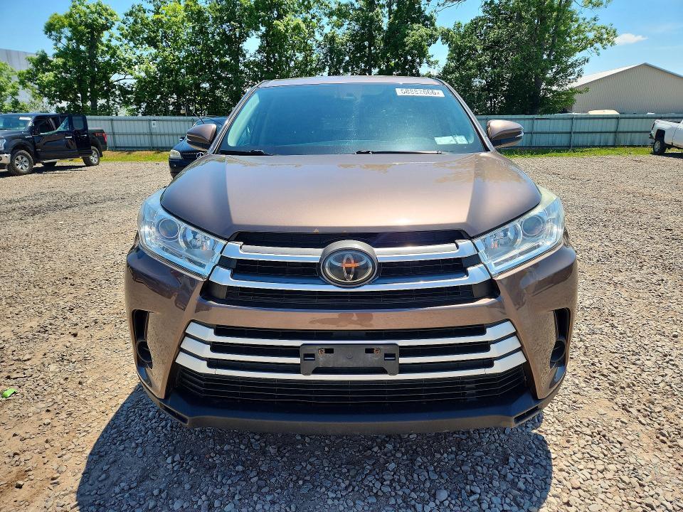 58882666 :رقم المزاد ، 5TDBZRFH4JS872177 vin ، 2018 Toyota Highlander مزاد بيع