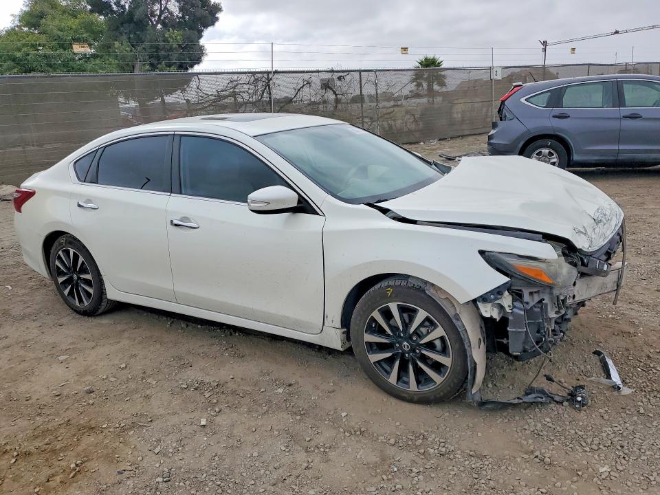 2018 Nissan Altima მანქანა იყიდება აუქციონზე, vin: 1N4AL3AP5JC134713, აუქციონის ნომერი: 58318166