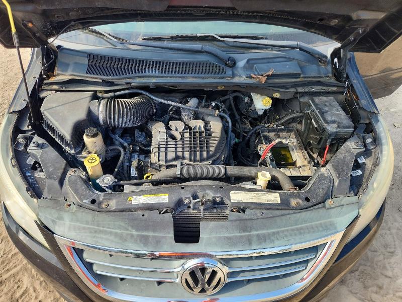 2011 Volkswagen Routan მანქანა იყიდება აუქციონზე, vin: 2V4RW3DG8BR717680, აუქციონის ნომერი: 85988505
