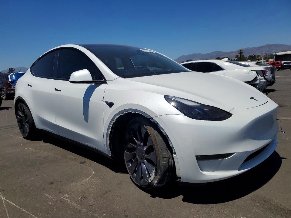 57576086 :رقم المزاد ، 7SAYGDEF2PF713869 vin ، 2023 Tesla Model Y مزاد بيع